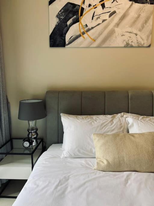 דובאי Vera Residences By Damac I 1Br Luxury Aparthotel מראה חיצוני תמונה