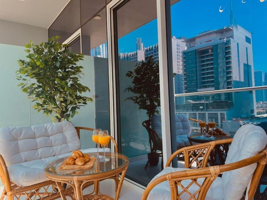 דובאי Vera Residences By Damac I 1Br Luxury Aparthotel מראה חיצוני תמונה