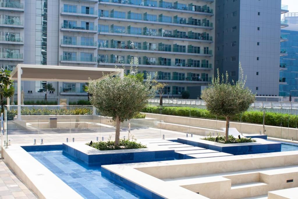דובאי Vera Residences By Damac I 1Br Luxury Aparthotel מראה חיצוני תמונה